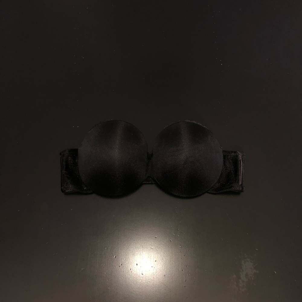 Frederick's of Hollywood black lace strapless convertible bandeau bra 34C